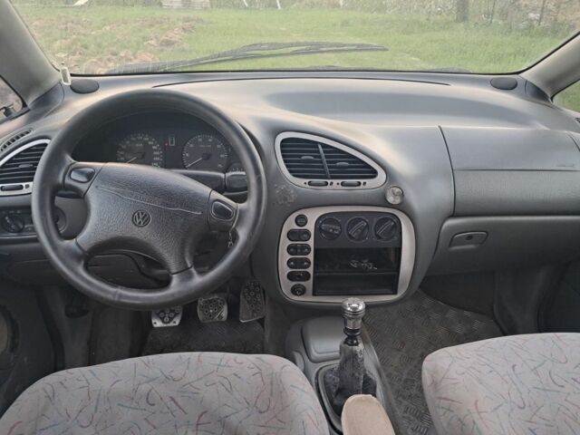 Червоний Фольксваген Шаран, об'ємом двигуна 0 л та пробігом 367 тис. км за 2000 $, фото 13 на Automoto.ua