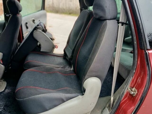 Красный Фольксваген Шаран, объемом двигателя 1.9 л и пробегом 284 тыс. км за 3200 $, фото 7 на Automoto.ua