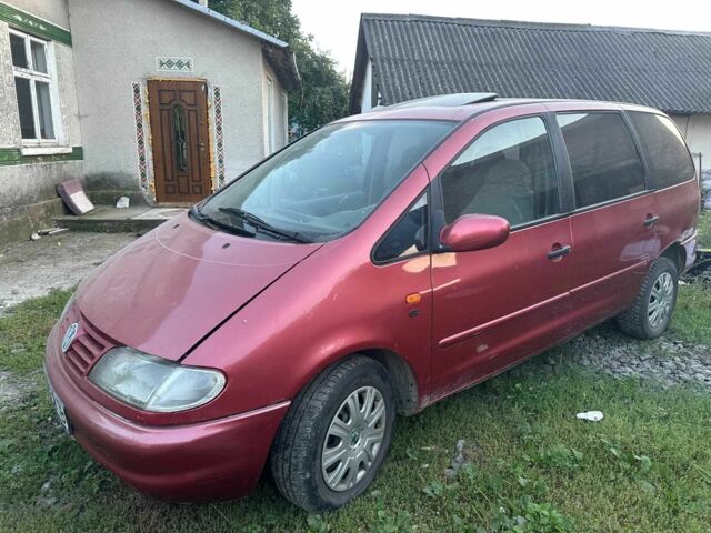 Червоний Фольксваген Шаран, об'ємом двигуна 0 л та пробігом 340 тис. км за 1900 $, фото 1 на Automoto.ua