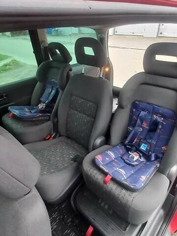 Красный Фольксваген Шаран, объемом двигателя 1.9 л и пробегом 242 тыс. км за 6500 $, фото 7 на Automoto.ua