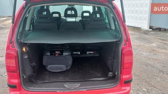 Красный Фольксваген Шаран, объемом двигателя 1.9 л и пробегом 242 тыс. км за 6500 $, фото 4 на Automoto.ua