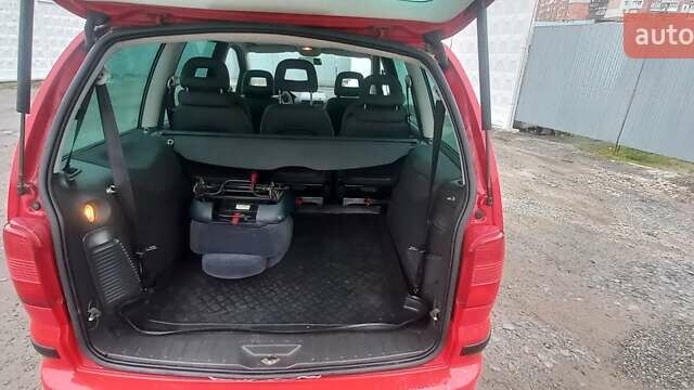 Красный Фольксваген Шаран, объемом двигателя 1.9 л и пробегом 242 тыс. км за 6500 $, фото 5 на Automoto.ua