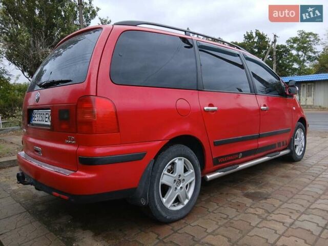 Красный Фольксваген Шаран, объемом двигателя 1.9 л и пробегом 315 тыс. км за 5100 $, фото 3 на Automoto.ua