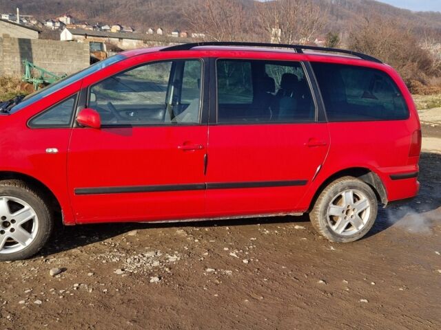 Красный Фольксваген Шаран, объемом двигателя 1.9 л и пробегом 300 тыс. км за 3200 $, фото 5 на Automoto.ua