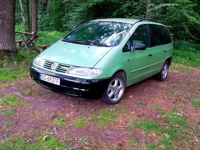 Фольксваген Шаран, объемом двигателя 1.9 л и пробегом 0 тыс. км за 1800 $, фото 1 на Automoto.ua