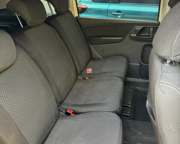 Жовтий Фольксваген Шаран, об'ємом двигуна 1.97 л та пробігом 205 тис. км за 10500 $, фото 4 на Automoto.ua