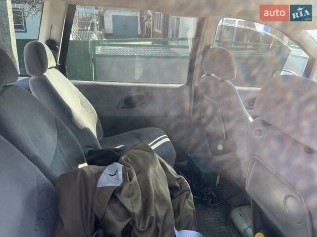 Серый Фольксваген Шаран, объемом двигателя 2.8 л и пробегом 300 тыс. км за 2900 $, фото 3 на Automoto.ua