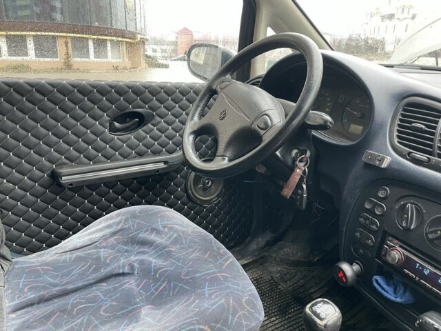 Серый Фольксваген Шаран, объемом двигателя 1.9 л и пробегом 350 тыс. км за 2200 $, фото 12 на Automoto.ua