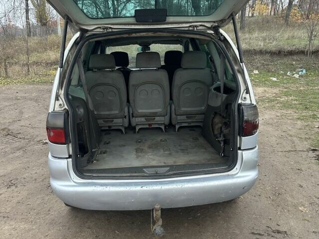 Сірий Фольксваген Шаран, об'ємом двигуна 1.9 л та пробігом 321 тис. км за 1250 $, фото 7 на Automoto.ua