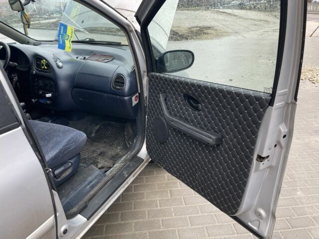 Серый Фольксваген Шаран, объемом двигателя 1.9 л и пробегом 350 тыс. км за 2200 $, фото 13 на Automoto.ua