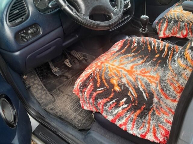 Серый Фольксваген Шаран, объемом двигателя 1.9 л и пробегом 400 тыс. км за 3139 $, фото 2 на Automoto.ua