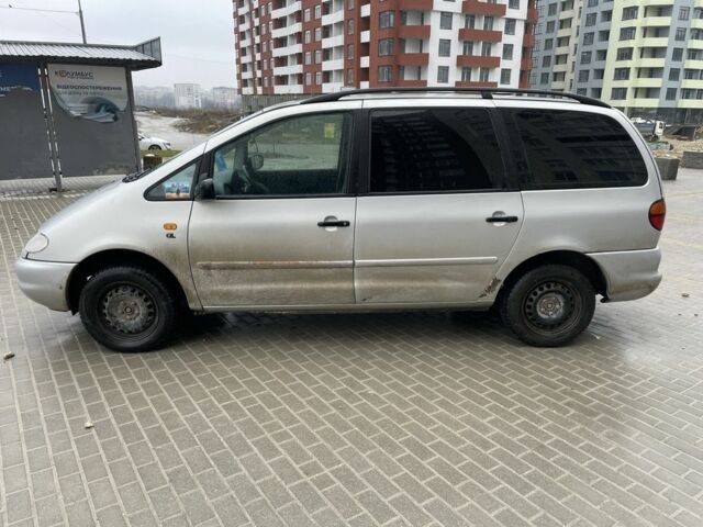 Серый Фольксваген Шаран, объемом двигателя 1.9 л и пробегом 350 тыс. км за 2200 $, фото 5 на Automoto.ua