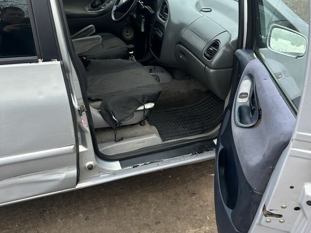 Сірий Фольксваген Шаран, об'ємом двигуна 1.9 л та пробігом 321 тис. км за 1250 $, фото 8 на Automoto.ua