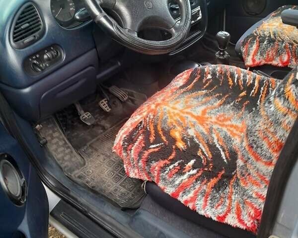 Серый Фольксваген Шаран, объемом двигателя 1.9 л и пробегом 400 тыс. км за 3139 $, фото 1 на Automoto.ua