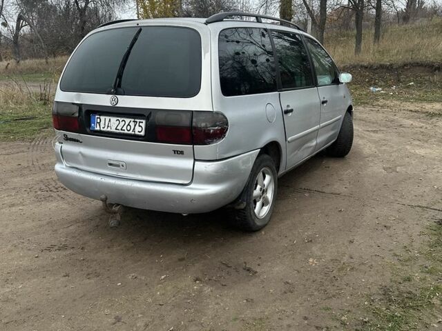 Сірий Фольксваген Шаран, об'ємом двигуна 1.9 л та пробігом 321 тис. км за 1250 $, фото 3 на Automoto.ua