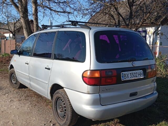 Серый Фольксваген Шаран, объемом двигателя 1.9 л и пробегом 420 тыс. км за 2800 $, фото 1 на Automoto.ua