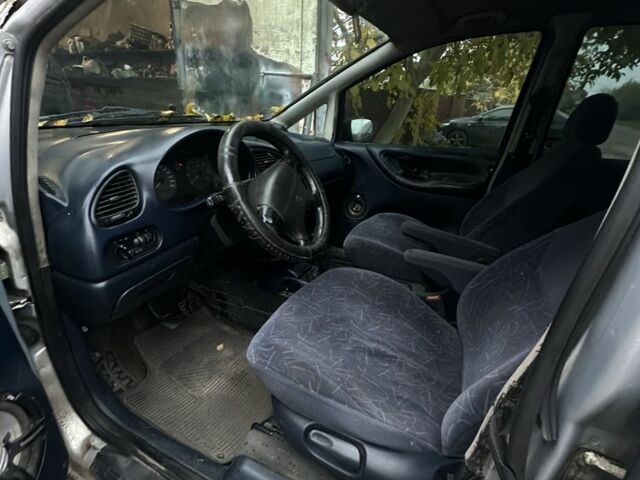 Серый Фольксваген Шаран, объемом двигателя 2.8 л и пробегом 600 тыс. км за 2000 $, фото 5 на Automoto.ua