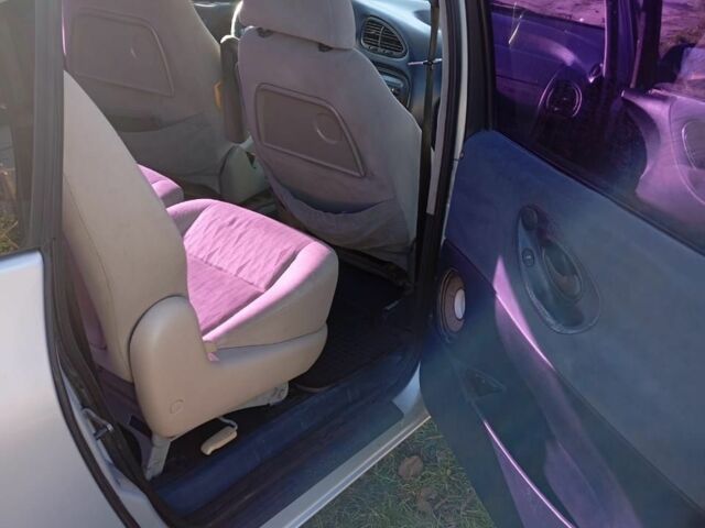 Серый Фольксваген Шаран, объемом двигателя 1.9 л и пробегом 420 тыс. км за 2800 $, фото 18 на Automoto.ua