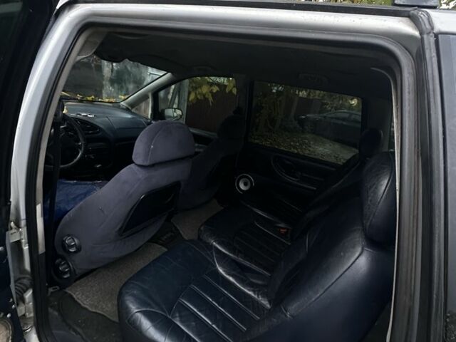 Серый Фольксваген Шаран, объемом двигателя 2.8 л и пробегом 600 тыс. км за 2000 $, фото 4 на Automoto.ua