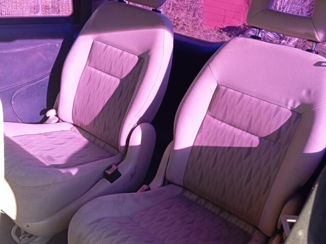 Серый Фольксваген Шаран, объемом двигателя 1.9 л и пробегом 420 тыс. км за 2800 $, фото 5 на Automoto.ua