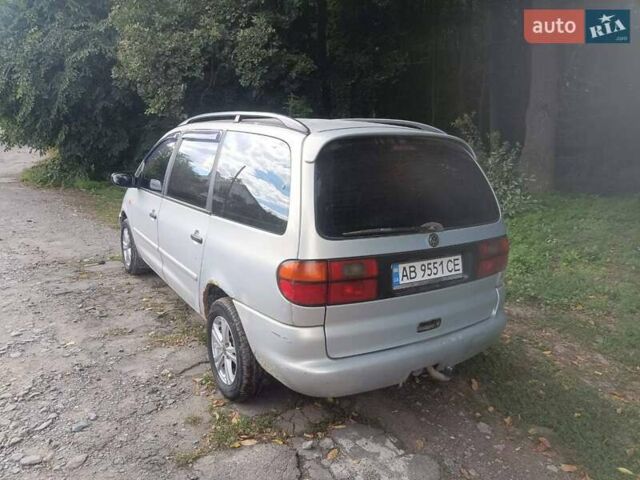 Сірий Фольксваген Шаран, об'ємом двигуна 1.9 л та пробігом 438 тис. км за 2800 $, фото 1 на Automoto.ua