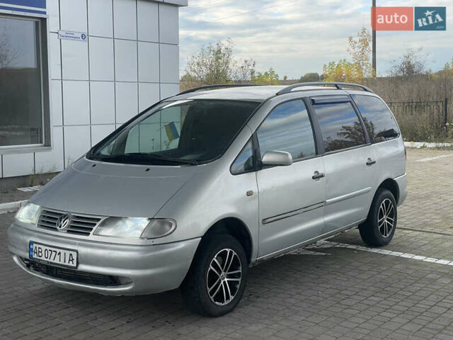 Сірий Фольксваген Шаран, об'ємом двигуна 1.8 л та пробігом 330 тис. км за 2600 $, фото 3 на Automoto.ua