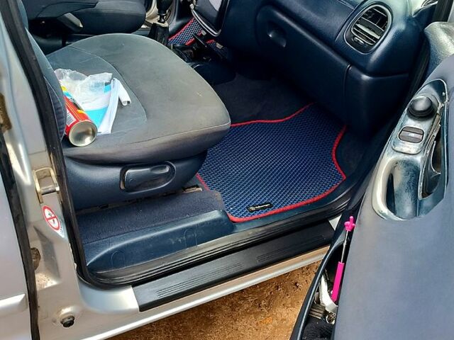 Серый Фольксваген Шаран, объемом двигателя 2 л и пробегом 4000 тыс. км за 3500 $, фото 4 на Automoto.ua