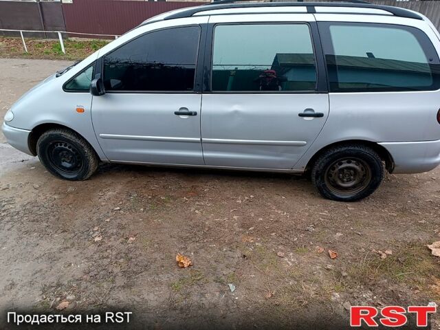 Серый Фольксваген Шаран, объемом двигателя 2 л и пробегом 4000 тыс. км за 3500 $, фото 3 на Automoto.ua