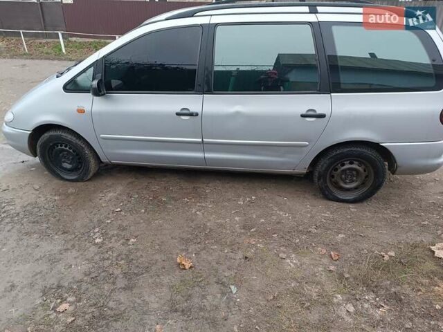 Серый Фольксваген Шаран, объемом двигателя 2 л и пробегом 350 тыс. км за 3500 $, фото 7 на Automoto.ua