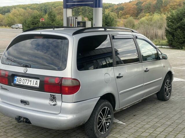 Сірий Фольксваген Шаран, об'ємом двигуна 1.8 л та пробігом 330 тис. км за 2600 $, фото 2 на Automoto.ua