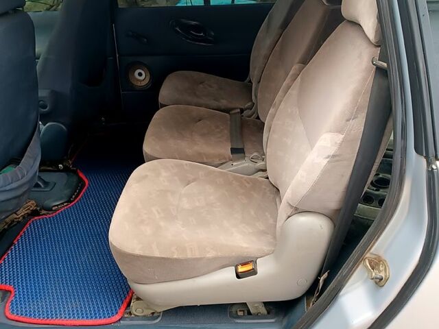 Серый Фольксваген Шаран, объемом двигателя 2 л и пробегом 4000 тыс. км за 3500 $, фото 6 на Automoto.ua