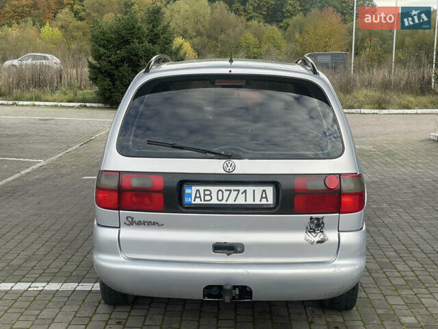 Сірий Фольксваген Шаран, об'ємом двигуна 1.8 л та пробігом 330 тис. км за 2600 $, фото 4 на Automoto.ua
