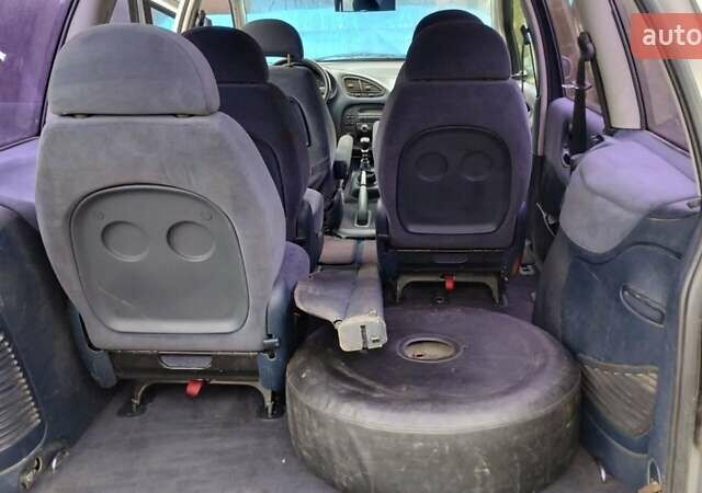 Серый Фольксваген Шаран, объемом двигателя 2.8 л и пробегом 403 тыс. км за 3499 $, фото 11 на Automoto.ua