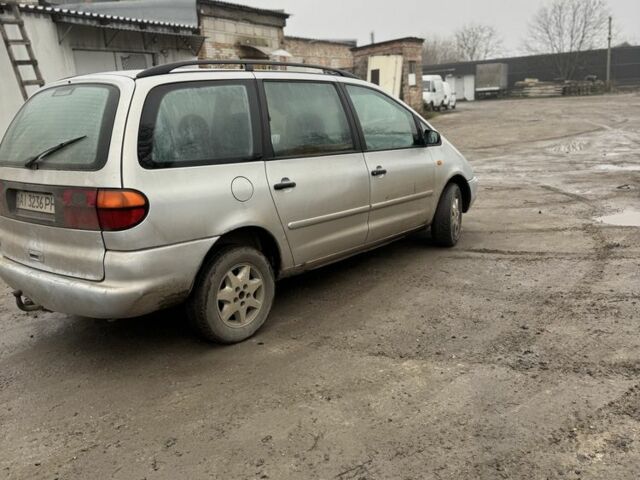 Серый Фольксваген Шаран, объемом двигателя 1.9 л и пробегом 269 тыс. км за 2500 $, фото 2 на Automoto.ua