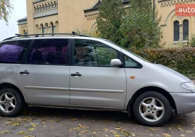 Серый Фольксваген Шаран, объемом двигателя 2.8 л и пробегом 403 тыс. км за 3499 $, фото 1 на Automoto.ua