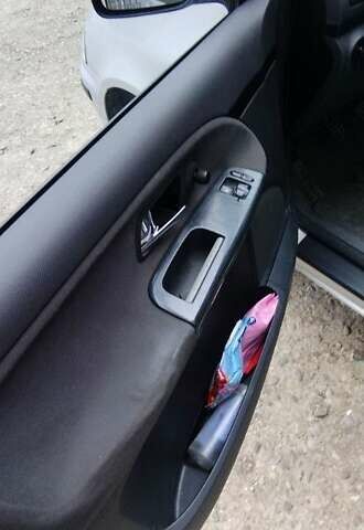 Сірий Фольксваген Шаран, об'ємом двигуна 1.9 л та пробігом 380 тис. км за 4000 $, фото 18 на Automoto.ua