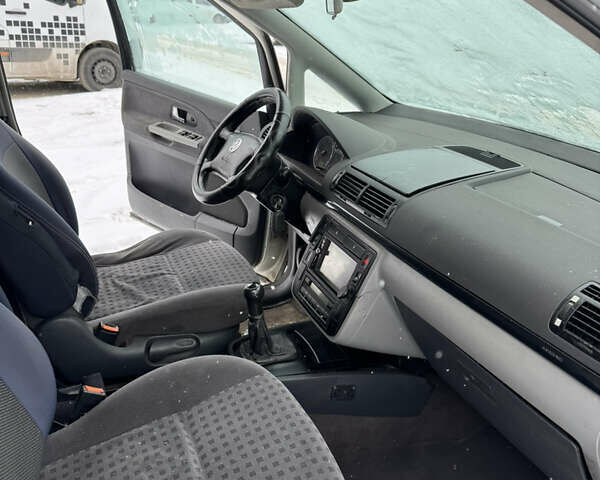 Сірий Фольксваген Шаран, об'ємом двигуна 1.9 л та пробігом 444 тис. км за 2250 $, фото 9 на Automoto.ua