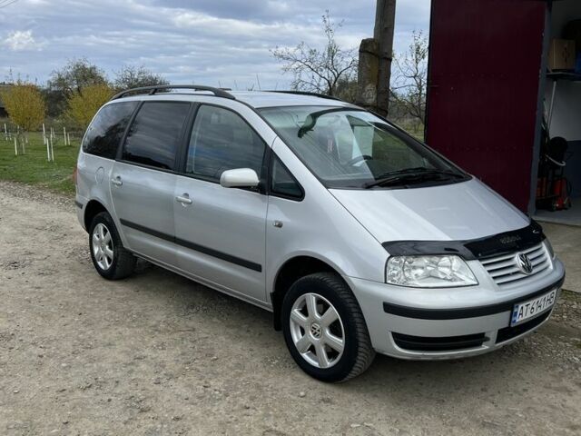 Серый Фольксваген Шаран, объемом двигателя 1.9 л и пробегом 290 тыс. км за 3700 $, фото 2 на Automoto.ua