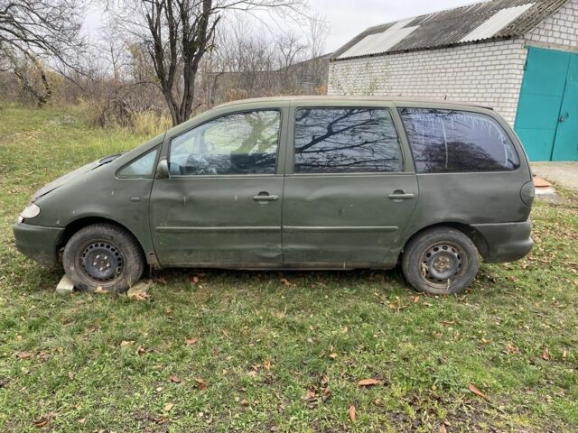 Серый Фольксваген Шаран, объемом двигателя 1.9 л и пробегом 300 тыс. км за 750 $, фото 3 на Automoto.ua