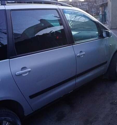 Серый Фольксваген Шаран, объемом двигателя 1.9 л и пробегом 300 тыс. км за 4000 $, фото 7 на Automoto.ua