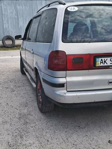 Серый Фольксваген Шаран, объемом двигателя 1.9 л и пробегом 368 тыс. км за 2000 $, фото 9 на Automoto.ua