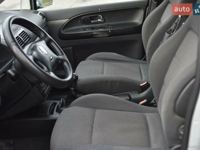 Серый Фольксваген Шаран, объемом двигателя 1.9 л и пробегом 314 тыс. км за 4300 $, фото 20 на Automoto.ua