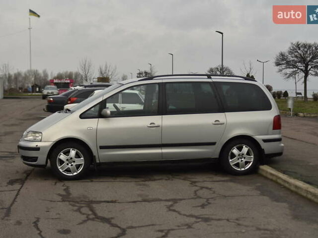 Серый Фольксваген Шаран, объемом двигателя 1.9 л и пробегом 314 тыс. км за 4300 $, фото 3 на Automoto.ua