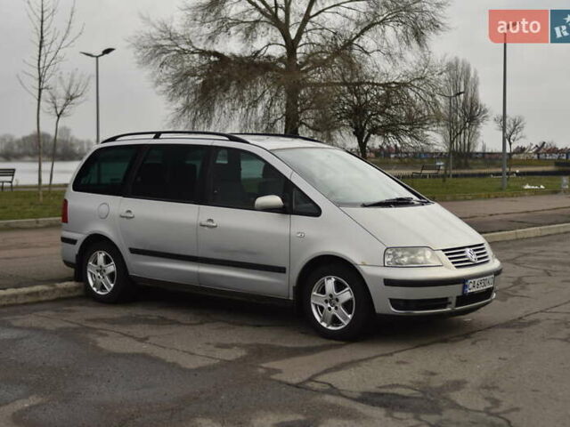 Серый Фольксваген Шаран, объемом двигателя 1.9 л и пробегом 314 тыс. км за 4300 $, фото 12 на Automoto.ua