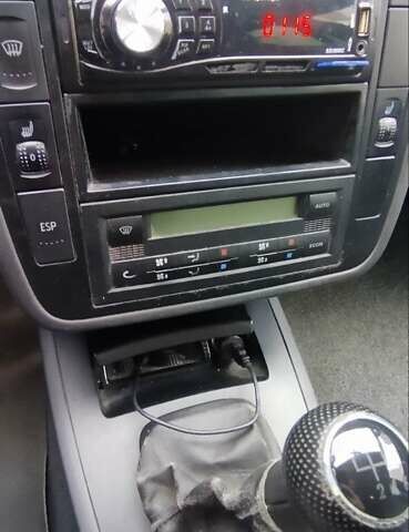 Сірий Фольксваген Шаран, об'ємом двигуна 1.9 л та пробігом 380 тис. км за 4000 $, фото 23 на Automoto.ua