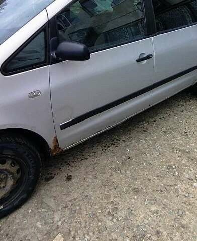 Сірий Фольксваген Шаран, об'ємом двигуна 1.9 л та пробігом 380 тис. км за 4000 $, фото 3 на Automoto.ua