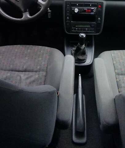 Сірий Фольксваген Шаран, об'ємом двигуна 1.9 л та пробігом 380 тис. км за 4000 $, фото 26 на Automoto.ua