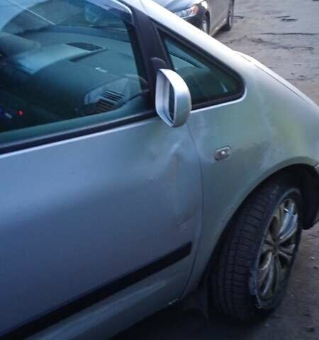 Серый Фольксваген Шаран, объемом двигателя 1.9 л и пробегом 300 тыс. км за 4000 $, фото 4 на Automoto.ua