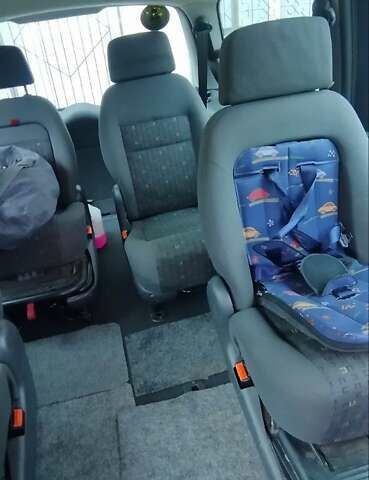 Сірий Фольксваген Шаран, об'ємом двигуна 1.9 л та пробігом 380 тис. км за 4000 $, фото 28 на Automoto.ua