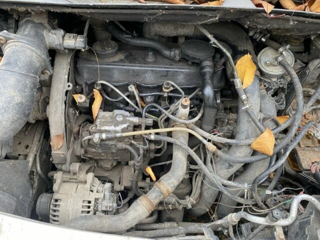 Серый Фольксваген Шаран, объемом двигателя 1.9 л и пробегом 300 тыс. км за 750 $, фото 5 на Automoto.ua